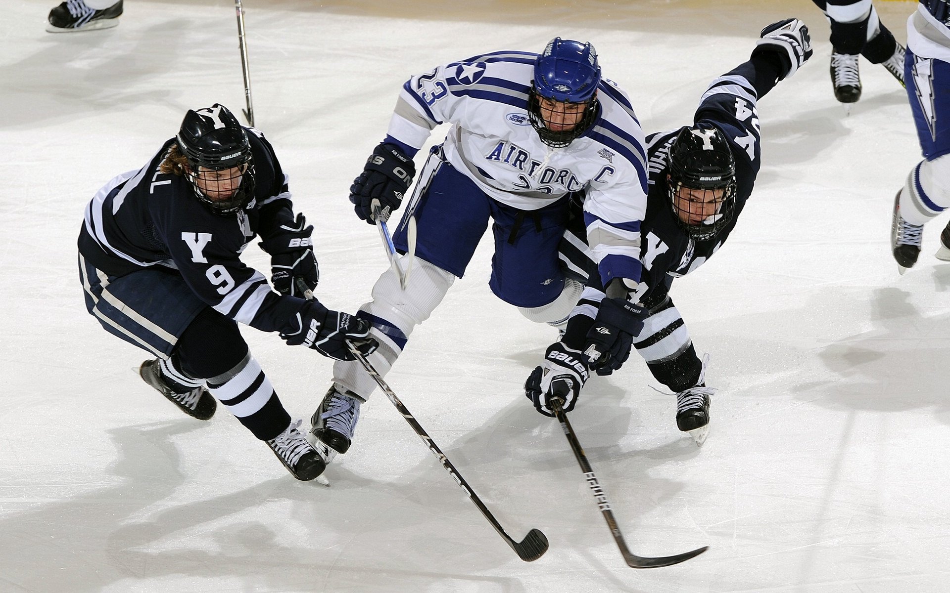 霍勒迪点燃赛场，森林狼绝杀山西队